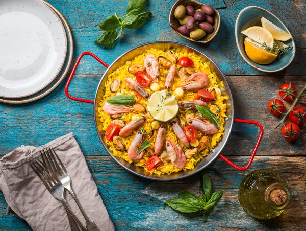 Maîtrisez l"art de la paella aux fruits de mer avec ces secrets pour un riz parfaitement cuit !