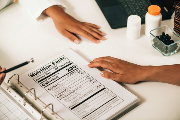 Comparaison entre le jeûne intermittent et le régime à base d'aliments à calories négatives